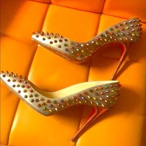 Authentic designer pumps
